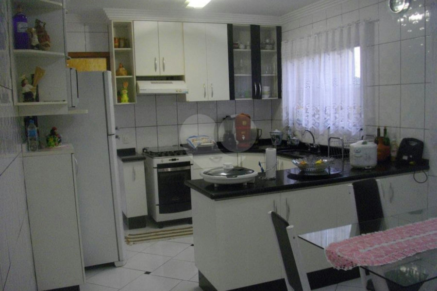 Sobrado à venda com 3 quartos, sendo 1 suíte, em Vila Nova Cachoeirinha, São Paulo, SP