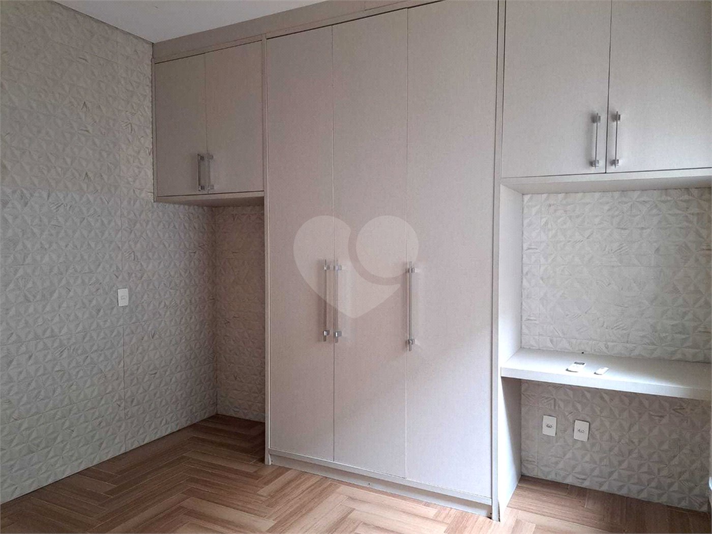 Casa à venda com 3 quartos, sendo 1 suíte, no condomínio Terra Nobre, Indaiatuba - SP