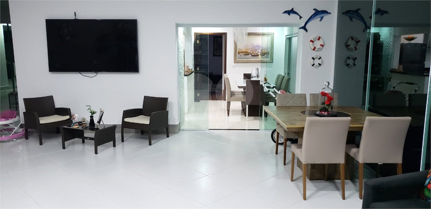 Casa à venda com 3 quartos, sendo 2 suítes, em Horto, São Paulo, SP