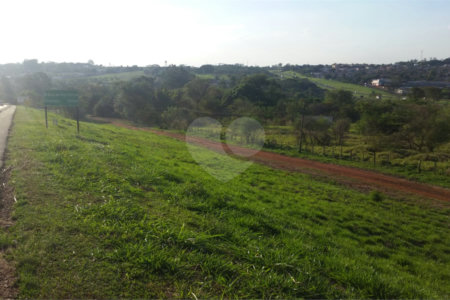 Terreno à venda em Jardim Tamoio, Araraquara, SP
