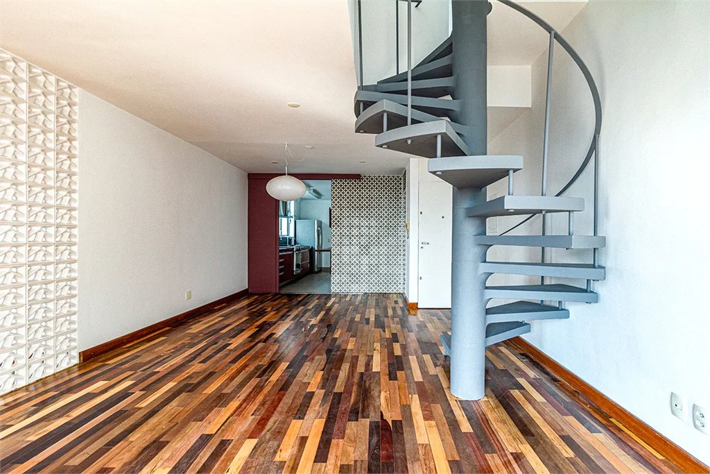 Cobertura à venda ou para alugar com 3 quartos, sendo 2 suítes,  em Pinheiros, São Paulo, SP
