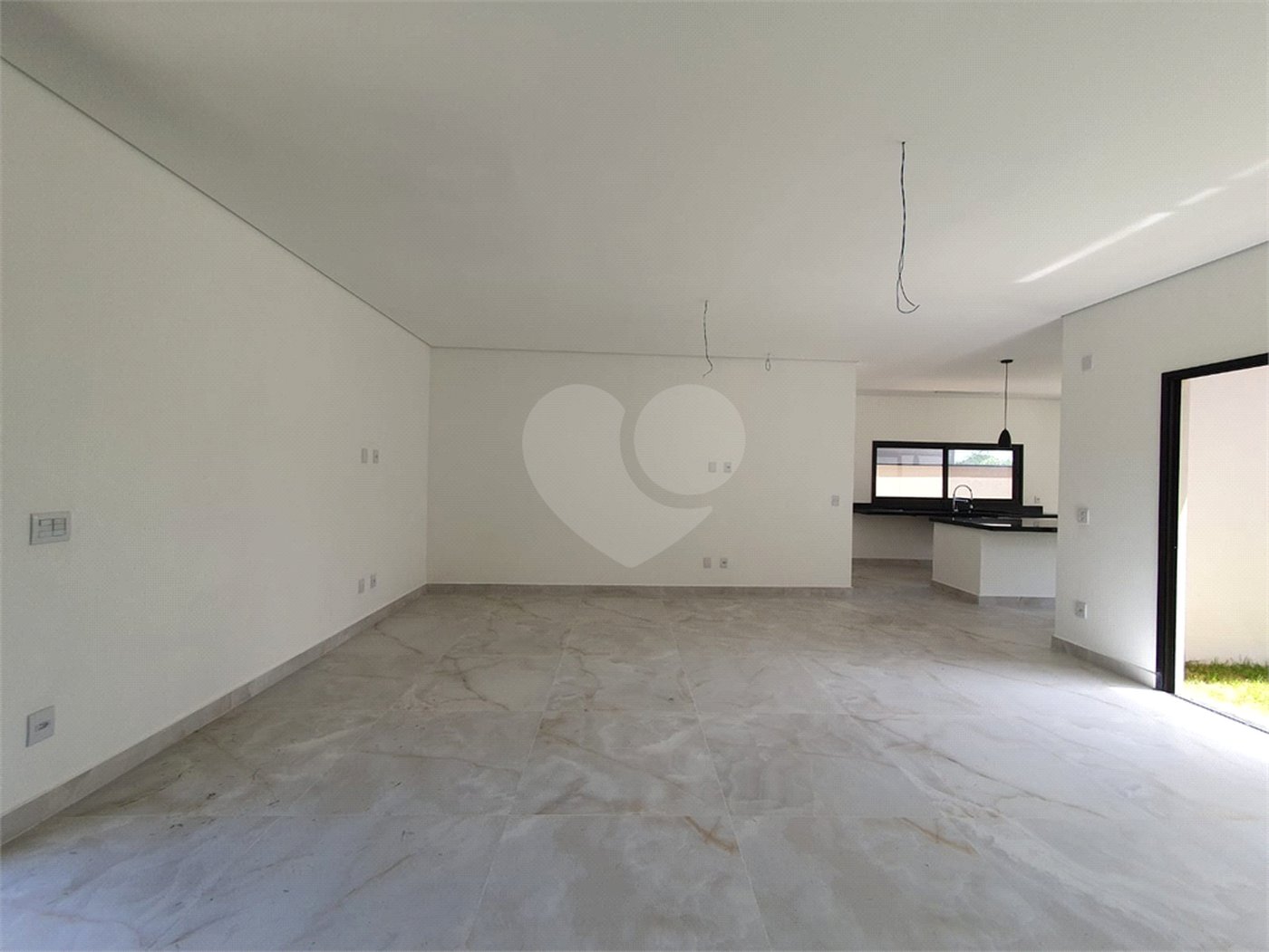 Casa à venda com 3 suítes no condomínio Via Castelli, Louveira - SP