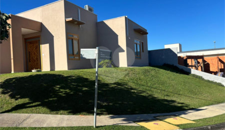 Casa à venda com 2 suítes no condomínio Mirante dos Ipês, Salto - SP