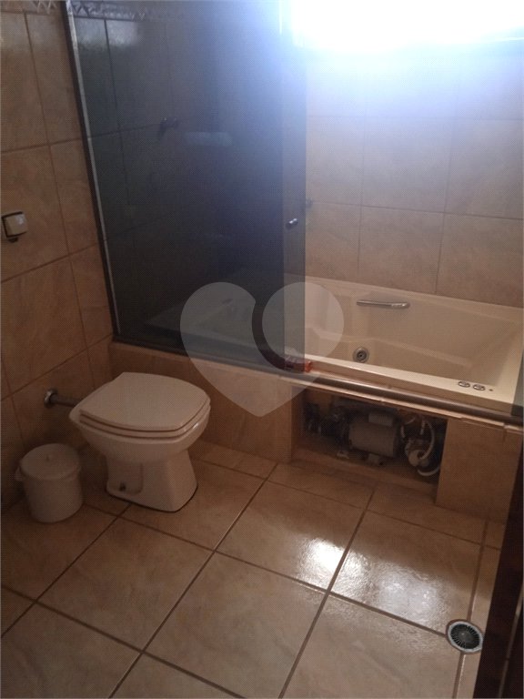 Casa à venda com 8 quartos, sendo 3 suítes, em Jardim Terceiro Centenário, Atibaia, SP