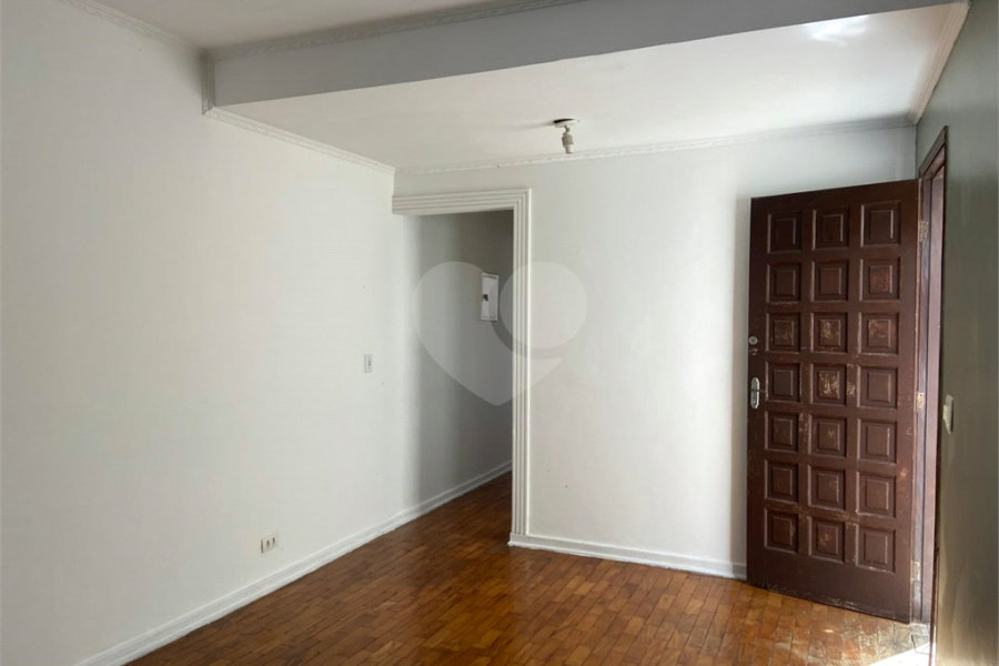 Sobrado à venda com 3 quartos, sendo 1 suíte, em Parque Maria Domitila, São Paulo, SP
