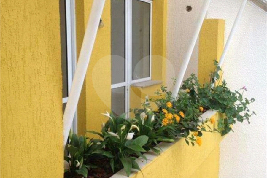 Casa à venda com 3 quartos, sendo 2 suítes, no condomínio Residencial Vegas, São Paulo - SP