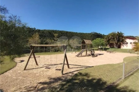 Terreno à venda no condomínio Fazenda Alta Vista, Salto de Pirapora - SP