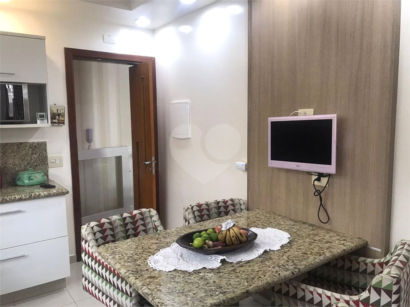 Casa à venda com 4 quartos, sendo 2 suítes,  no condomínio Conjunto Residencial Green Village I, Mogi das Cruzes - SP