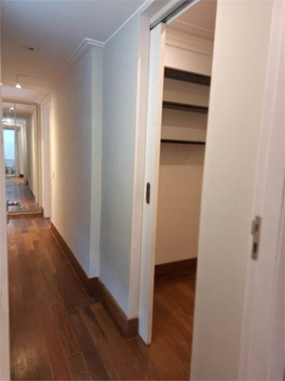 Apartamento à venda com 4 quartos, sendo 3 suítes, em Vila Gertrudes, São Paulo, SP