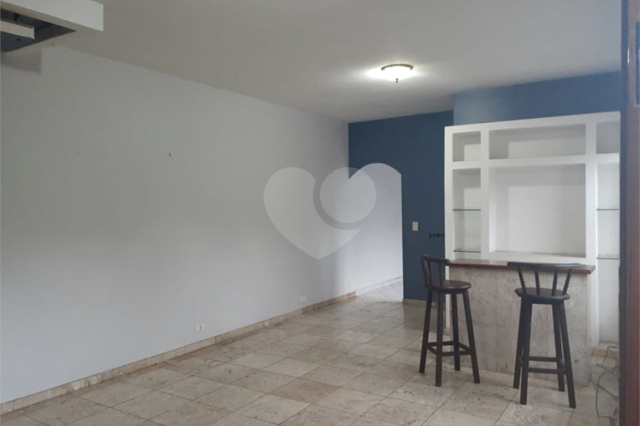 Sobrado à venda com 4 quartos, sendo 2 suítes, em Tremembé, São Paulo, SP