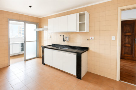 Apartamento à venda com 4 quartos, sendo 1 suíte, em Alto da Boa Vista, São Paulo, SP