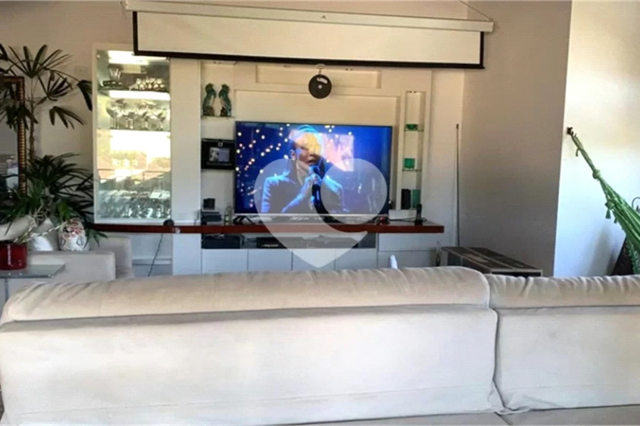 Casa à venda com 4 suítes no condomínio Suíça da Cantareira, Mairiporã - SP