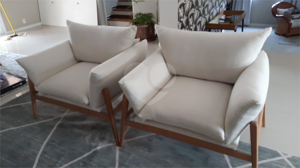 Casa à venda com 4 suítes no condomínio Marambaia, Vinhedo - SP