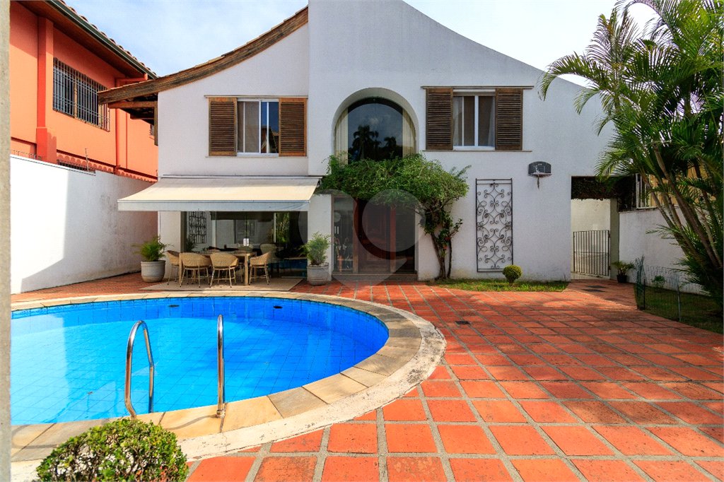 Casa à venda com 4 quartos, sendo 3 suítes, em Jardim Panorama, São Paulo, SP
