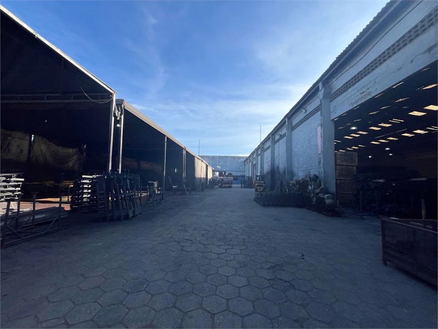 Box/Garagem Comercial à venda, Esplanada dos Barreiros, São Vicente - GR0001.