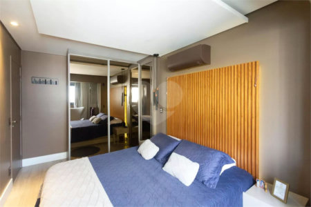 Apartamento à venda com 3 quartos, sendo 1 suíte,  em Vila Olímpia, São Paulo, SP