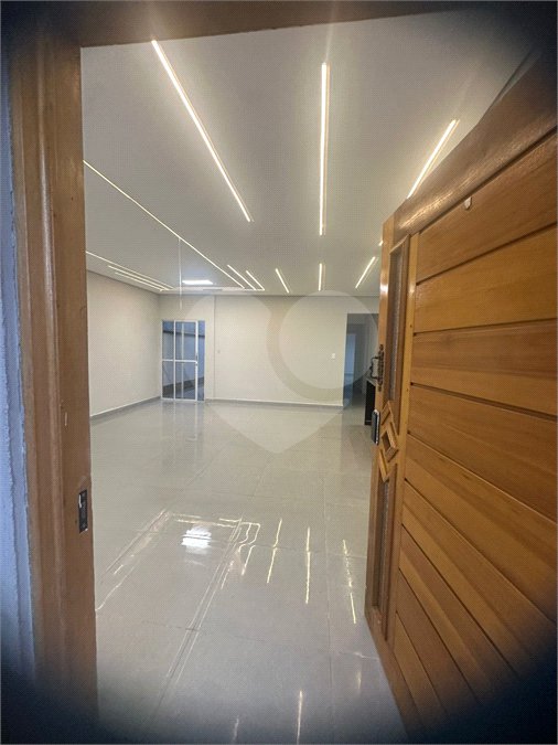 Terreno para alugar com 3 suítes no condomínio Residencial Veneza, Mogi das Cruzes - SP