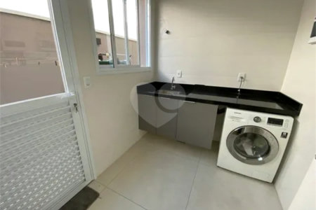 Casa Térrea à venda com 3 suítes em Medeiros, Jundiaí, SP