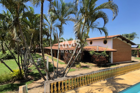 Chácara à venda com 4 quartos, sendo 1 suíte,  em Colinas do Mosteiro de Itaici, Indaiatuba, SP