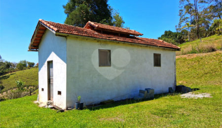 Sítio à venda com 3 quartos, sendo 1 suíte,  em Gabriel Piza, São Roque, SP