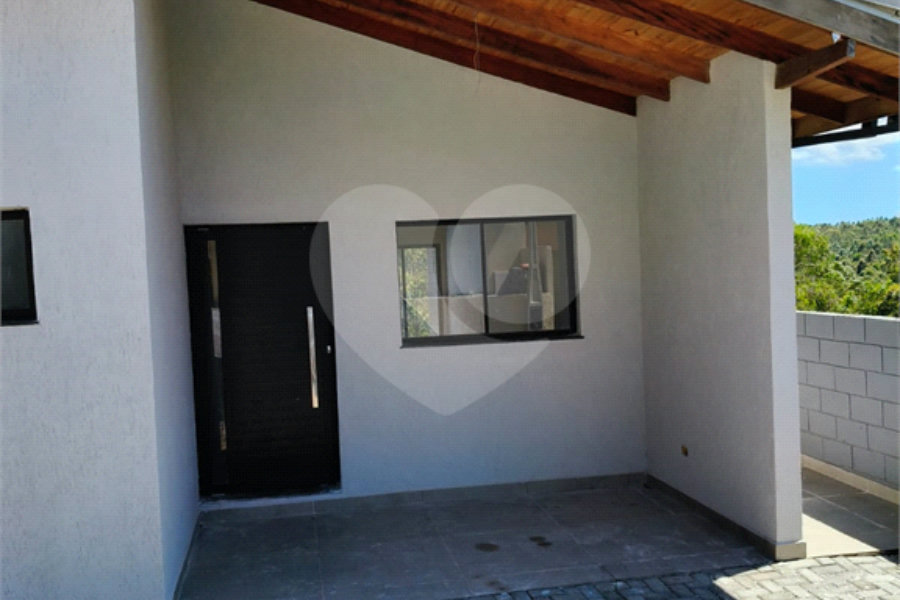 Casa à venda com 2 quartos no condomínio Águas de São Pedro, Mairiporã - SP