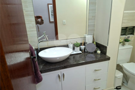 Sobrado à venda com 3 quartos, sendo 1 suíte, em Jardim Bonfiglioli, São Paulo, SP