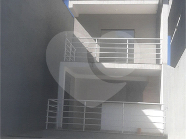 Sobrado à venda com 3 quartos, sendo 1 suíte,  em Serra da Cantareira, Mairiporã, SP