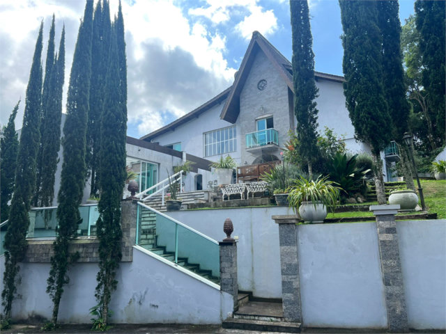 Casa à venda com 6 quartos, sendo 5 suítes,  no condomínio Alpes da Cantareira, Mairiporã - SP