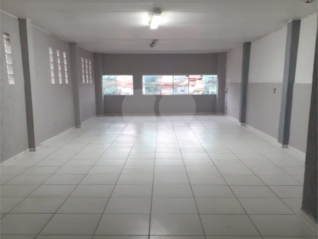 Prédio à venda com 4 quartos em Vila Guilherme, São Paulo, SP