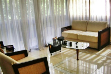 Apartamento Residencial / Santa Cecília
