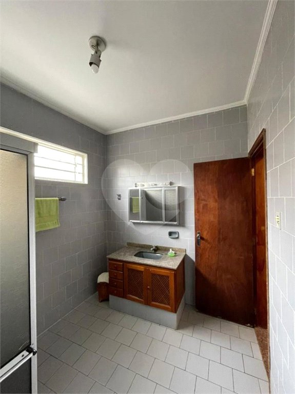 Casa térrea para venda no bairro Vila Xavier em Araraquara/SP.