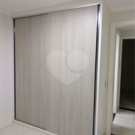 Apartamento no Condomínio Monte Olimpo.
