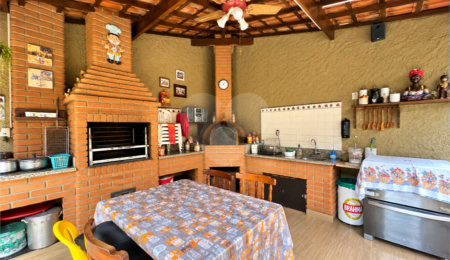 Sobrado à venda com 3 quartos, sendo 1 suíte,  em Alto da Boa Vista, São Paulo, SP
