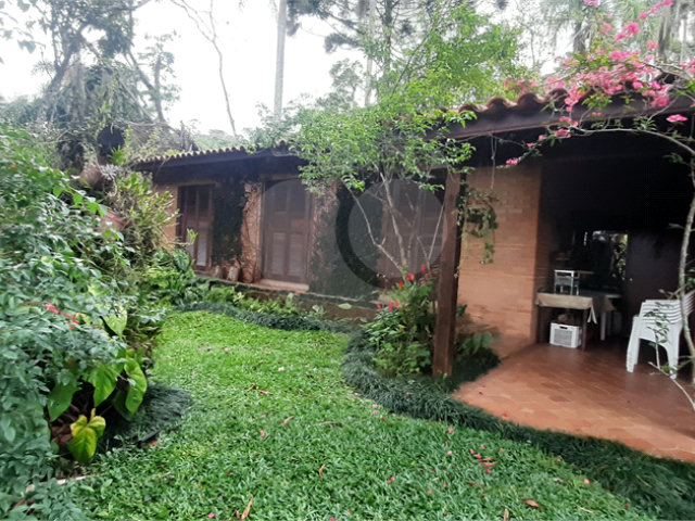 Casa Térrea à venda com 4 quartos, sendo 2 suítes,  em Serra da Cantareira, Mairiporã, SP