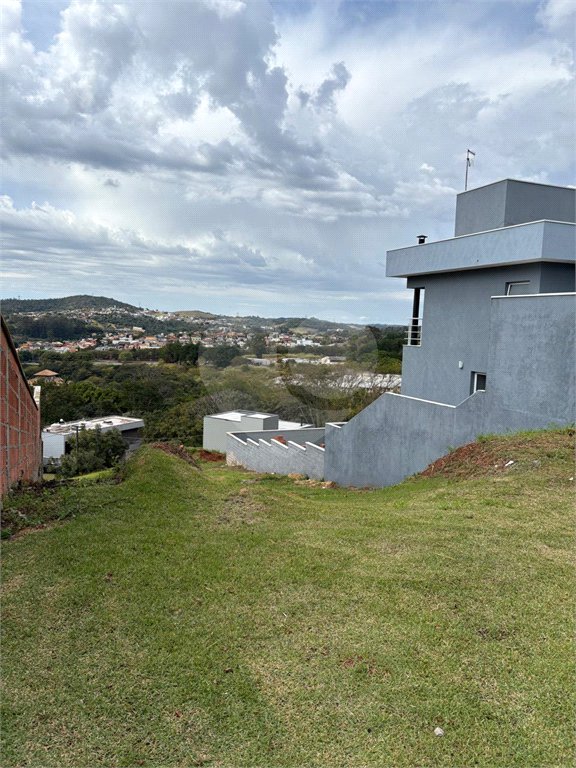 Terreno à venda com 1 suíte no condomínio Picollo Villaggio, Louveira - SP