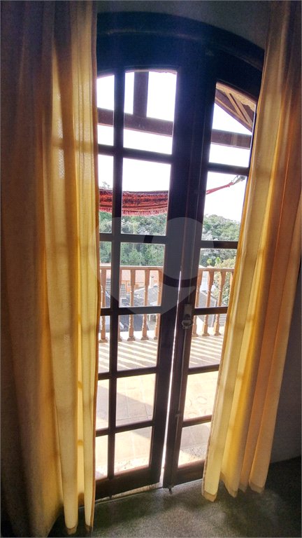 Casa à venda com 4 quartos, sendo 2 suítes, no condomínio Aruã Eco Park, Mogi das Cruzes - SP