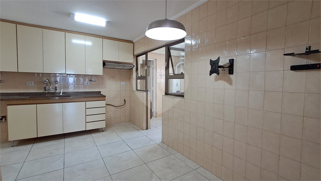 Apartamento à venda com 3 quartos, sendo 1 suíte,  em Alto da Boa Vista, São Paulo, SP
