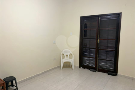 Casa à venda com 3 quartos, sendo 1 suíte, em Chácara Primavera, Suzano, SP