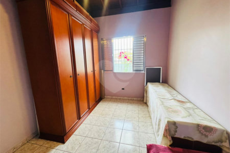 Casa à venda com 3 quartos, sendo 1 suíte,  em Vila Galvão, Guarulhos, SP