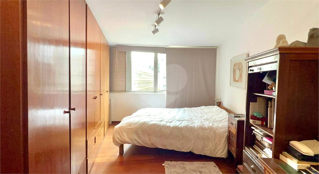 Apartamento à venda com 3 quartos, sendo 1 suíte, em Jardim Paulistano, São Paulo, SP