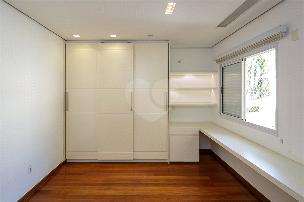 Casa à venda com 3 suítes no condomínio Villaggio Belvedere, São Paulo - SP