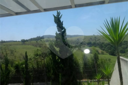 Casa à venda com 3 quartos, sendo 2 suítes,  no condomínio Vale do Sol, Bom Jesus dos Perdões - SP
