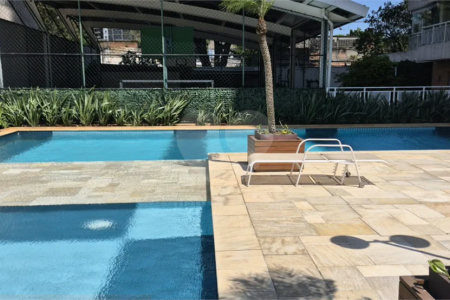 Apartamento à venda com 3 quartos, sendo 1 suíte, em Alto da Boa Vista, São Paulo, SP
