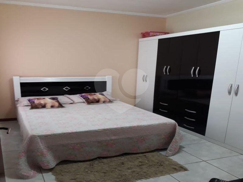 Sobrado à venda com 3 quartos, sendo 1 suíte,  em Chácara Jafet, Mogi das Cruzes, SP
