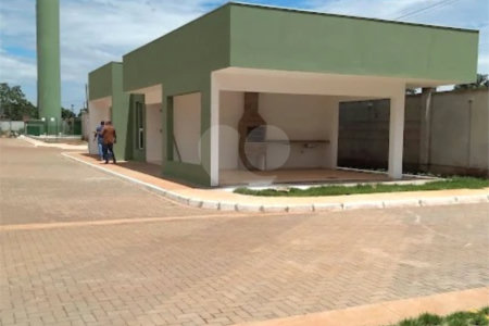 Apartamento à venda com 2 quartos no Centro-sul, Várzea Grande, MT