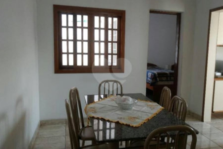 Casa à venda com 3 quartos, sendo 1 suíte, em Vila Mariana, São Paulo, SP