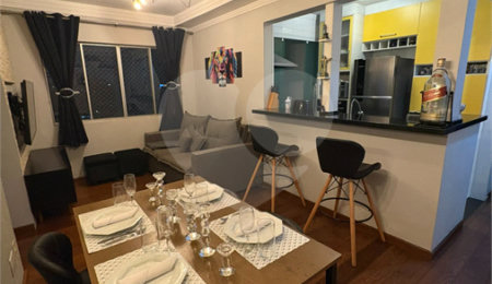 Apartamento à venda com 2 quartos em Parque Maria Domitila, São Paulo, SP