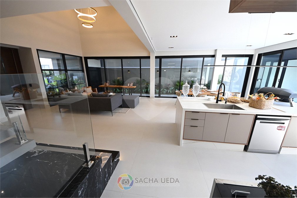 Casa à venda com 4 suítes no condomínio Residencial Dona Maria Candida, Indaiatuba - SP