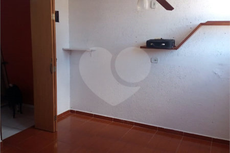 Casa à venda com 3 quartos em Vila Nivi, São Paulo, SP