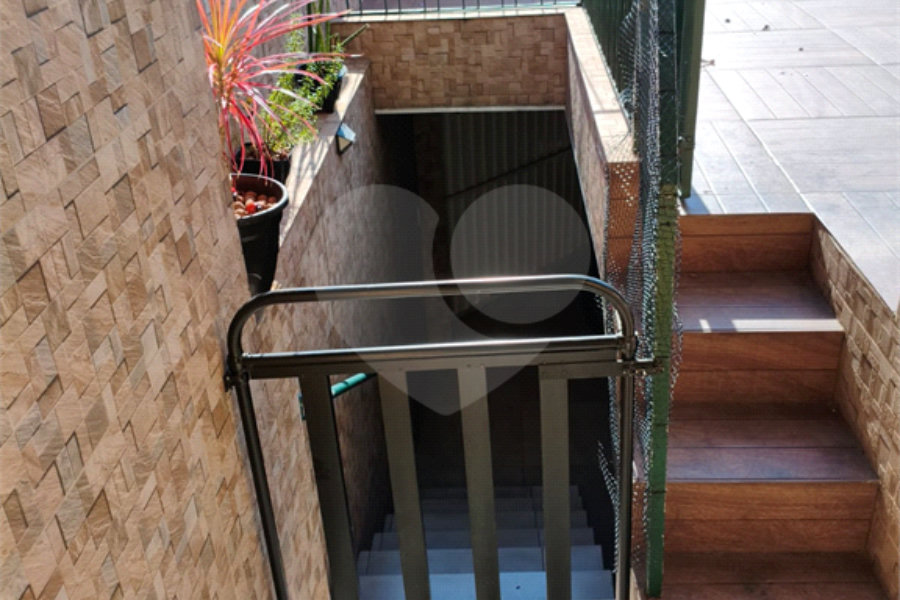 Sobrado à venda com 2 quartos, sendo 1 suíte, em Parque Novo Oratório, Santo André, SP